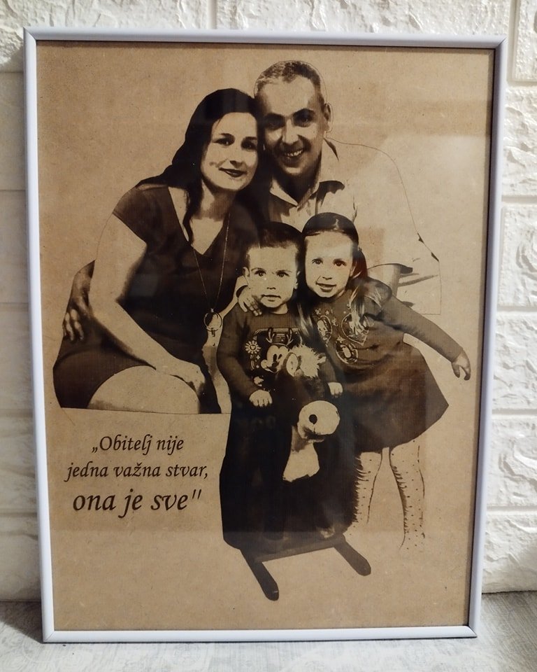 Okvir sa graviranom slikom