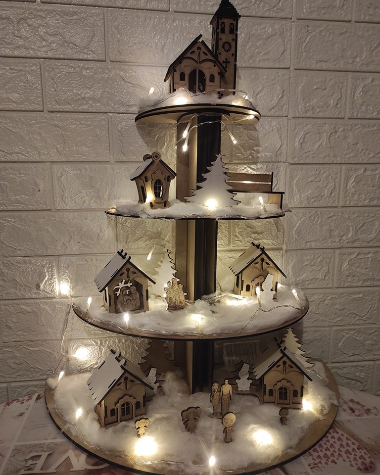 Božićno selo na stalku ''Bor'' 50 cm