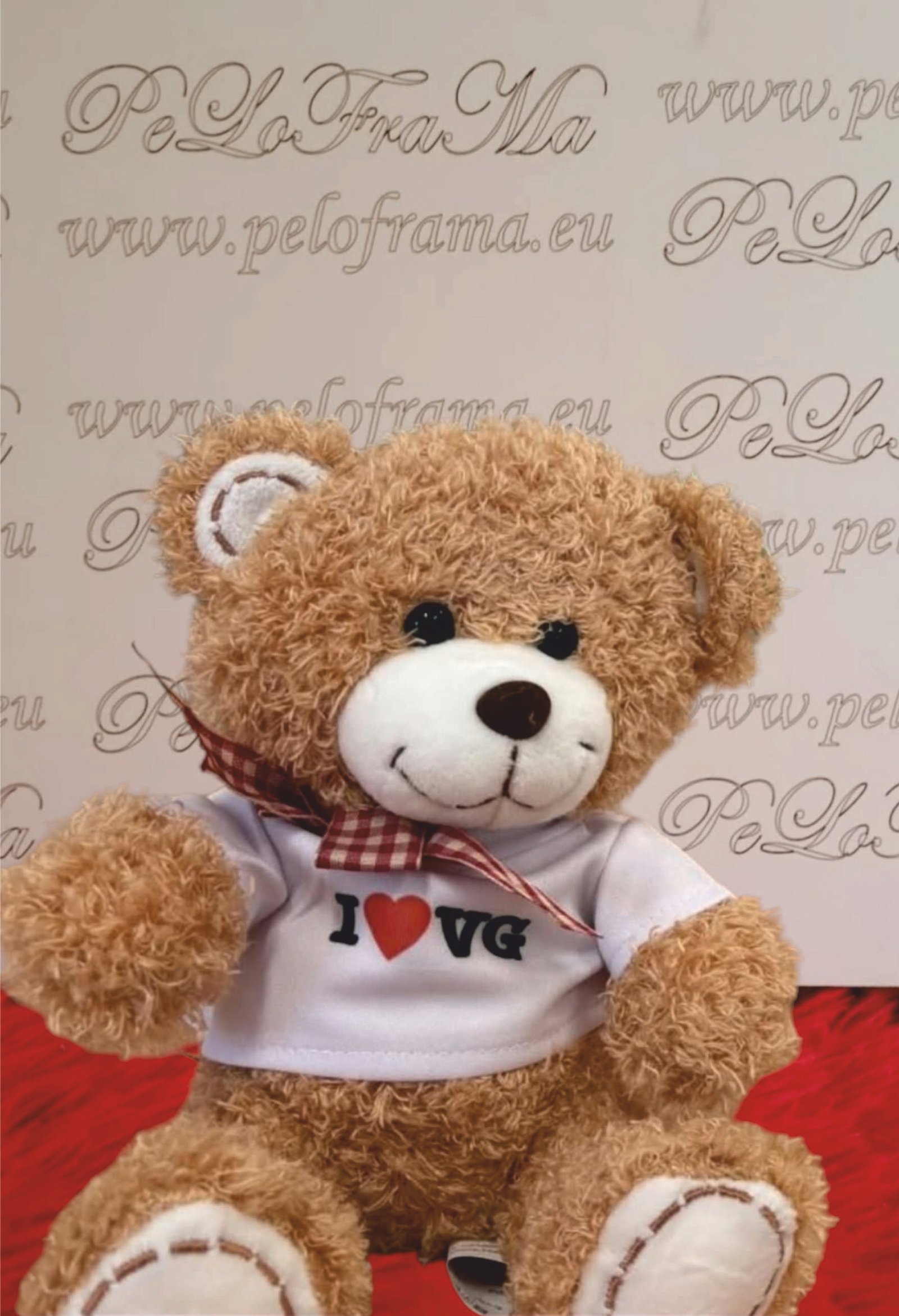 Plišani medvjedić sa mašnom 18 cm